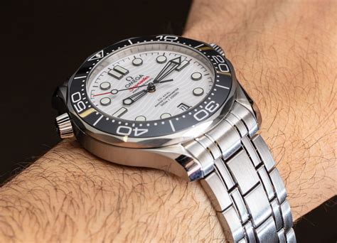 water inside omega seamaster|omega seamaster 300m white reviews.